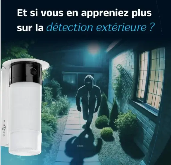 Détecteurs de sécurité extérieure installés dans une propriété.